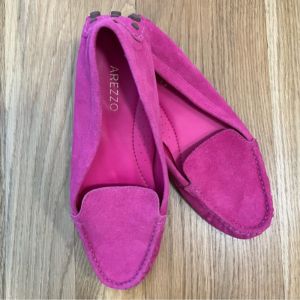 AREZZO Pink Suede Loafer Size 9 (Brazil Size 38). Made In Brazil.